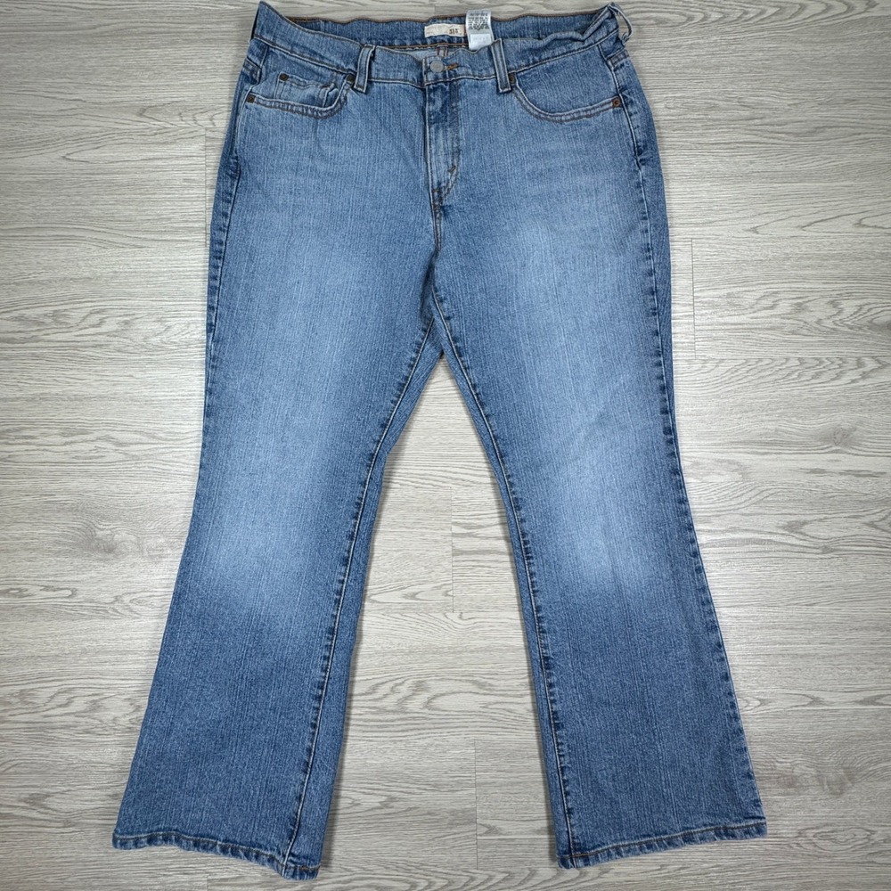 Vintage Y2K Levi's Women's 14‎ Jeans 515 Boot Cut Medium Wash Blue 14 S Stretch